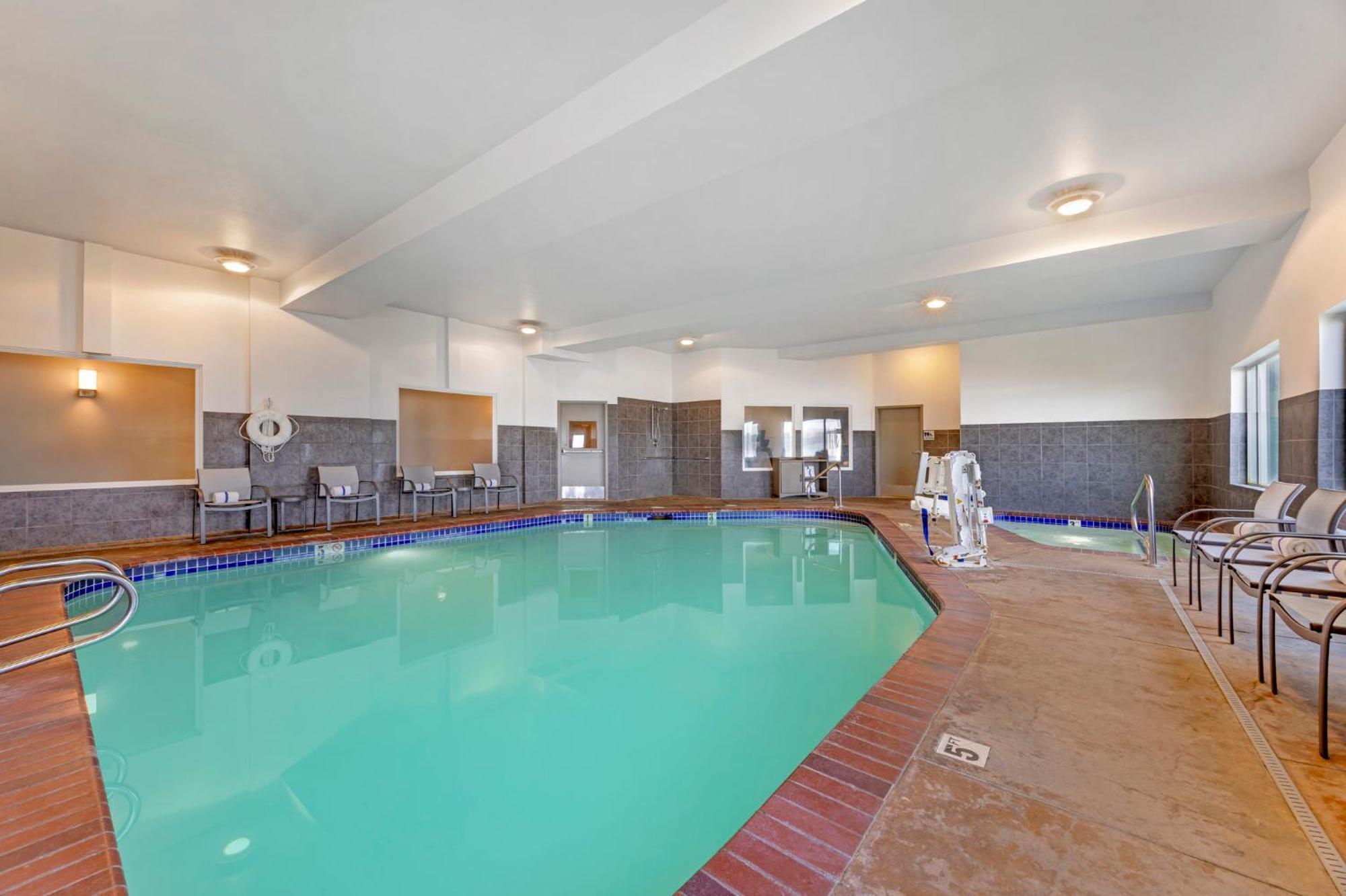 Holiday Inn Express Hotel & Suites Astoria By Ihg מראה חיצוני תמונה